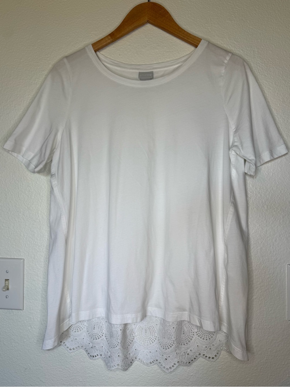 Chico’s White Embroidered Eyelet Tunic Top Short Sleeve Women’s Sz 8 (Chicos 1)